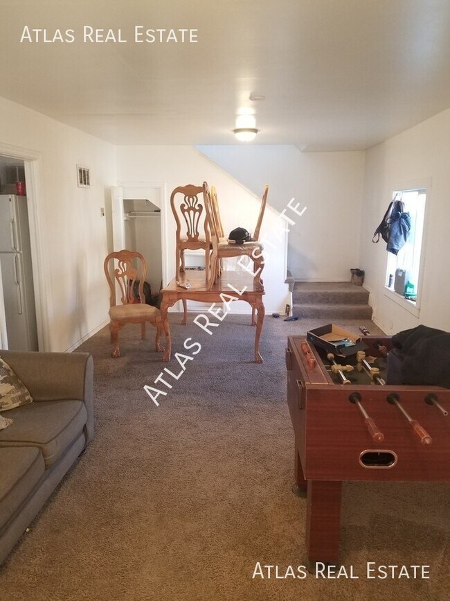 Building Photo - Wonderful 2 Story 2-Bedroom Unit -Availabl...