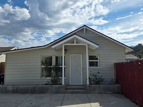 Building Photo - 4162 N Ventura Ave
