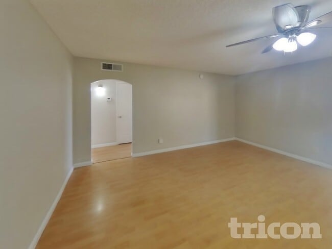 Foto del edificio - 3613 W Oakland St