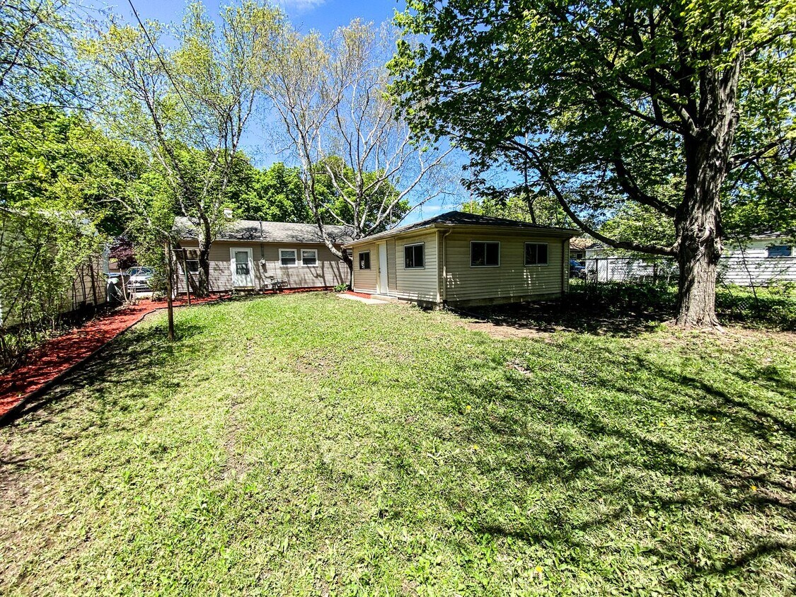 Primary Photo - 3 Bedroom Single Family