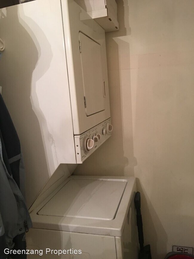 Building Photo - 607-609 S 3rd St