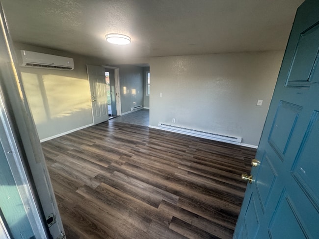 Building Photo - 1117 S Alderwood Dr