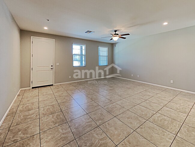 Foto del edificio - 2544 N Heritage St
