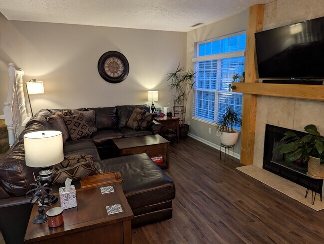 Foto del edificio - 8078 Windham Lake Way