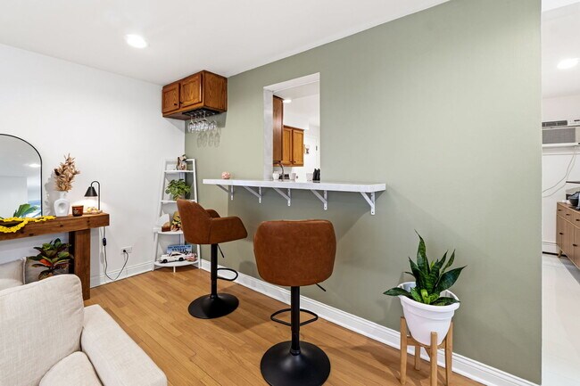 Foto del edificio - 5241 N Reserve Ave