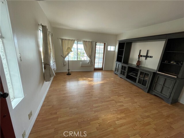 Foto del edificio - 5426 Ebey Ave