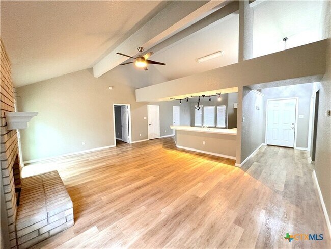Building Photo - 818 Canyon Oaks Drive