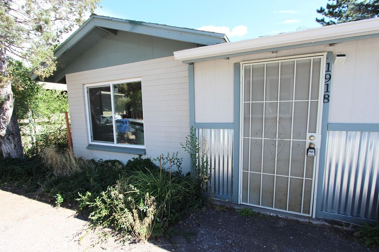 Photo - 1918 N San Francisco | 2 Bed | Washer/Dryer | Fenced Yard