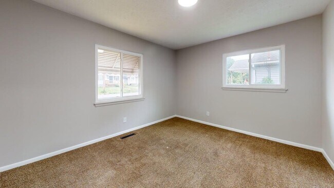 Building Photo - 583 Chittenden St