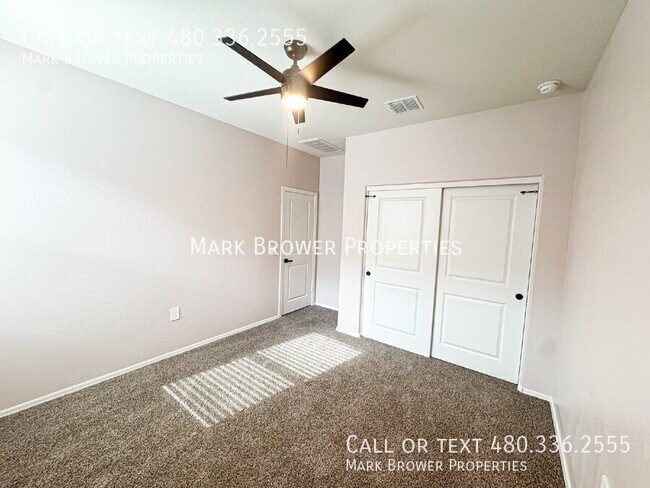 Building Photo - 5223 E Diatomite Dr