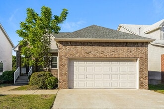 Building Photo - 2809 Windcrest Tr