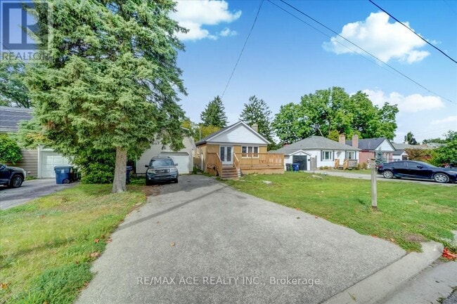 Building Photo - 20 Martindale Rd