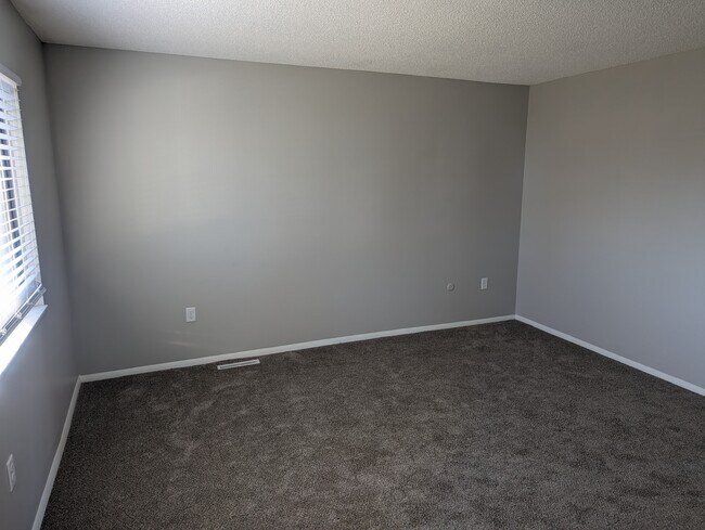 Foto del edificio - 2872 Chimney Point Dr
