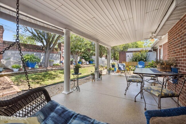 Great for entertaining - 8611 Bristol Bay Way