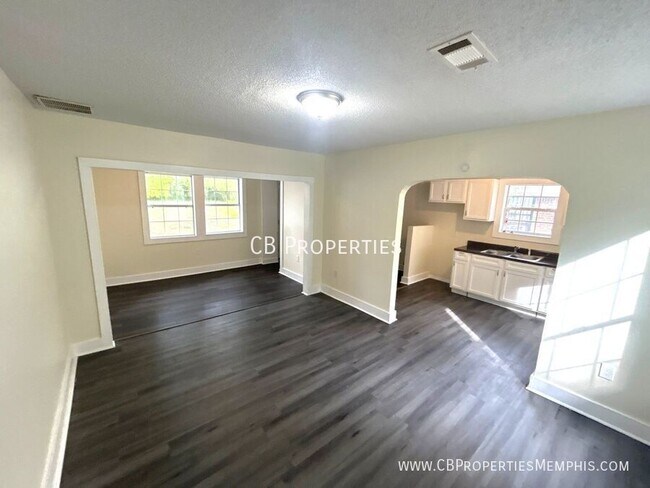 Foto del edificio - 1077 Parkland Rd