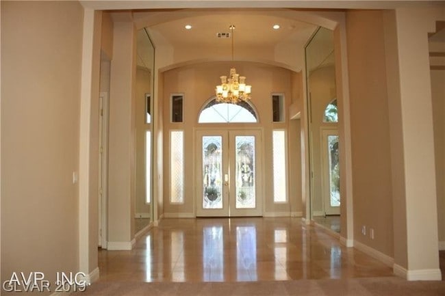 Building Photo - 5 br, 4.5 bath House - 2290 Casa Bella Ct