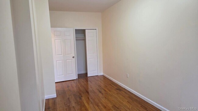 Foto del edificio - 175-11 90th Ave