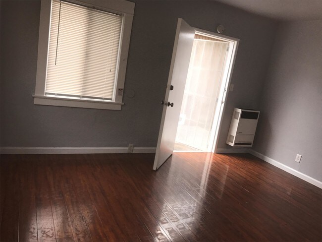 Foto del edificio - 740 Daisy Ave