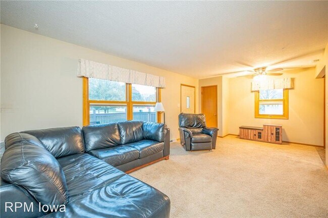 Building Photo - 3 br, 1 bath House - 4200 66th Street