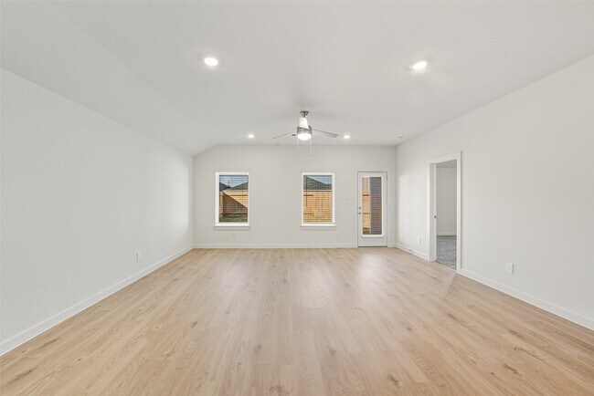 Foto del edificio - 4322 Camden Lakes St