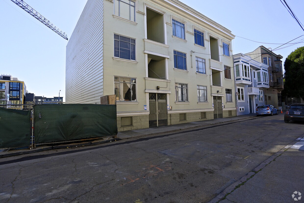 Primary Photo - 367 Ivy St