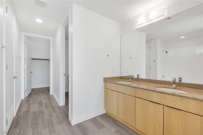 Foto del edificio - 353 E Bonneville Ave