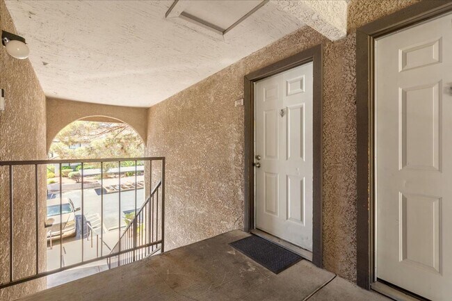 Foto del edificio - Beautiful 1 Bedroom 1 Bath Condo - Move In...