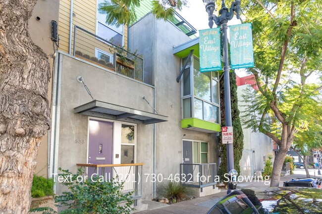 Foto del edificio - Modern Large 2 Bedroom, 2.5 Bath Rowhouse ...