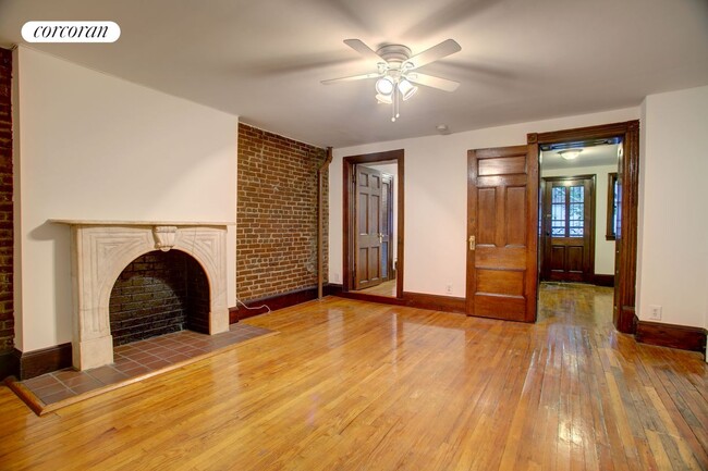 Building Photo - 148 W 70th St