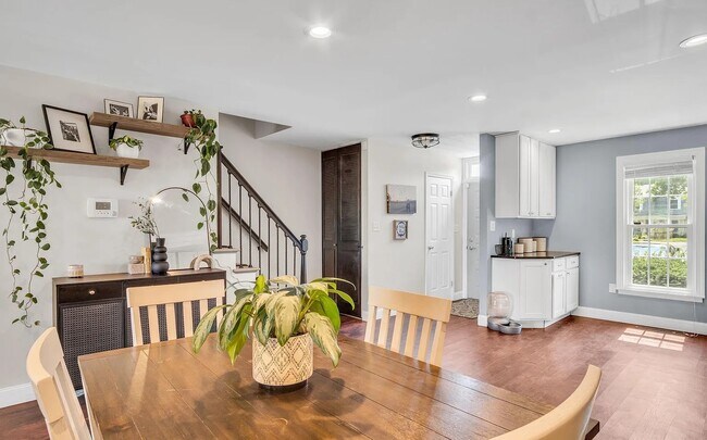 Foto del edificio - 951 E Maple St