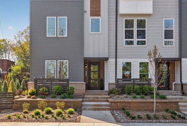 Foto del edificio - Ballantyne Townhomes at Elm