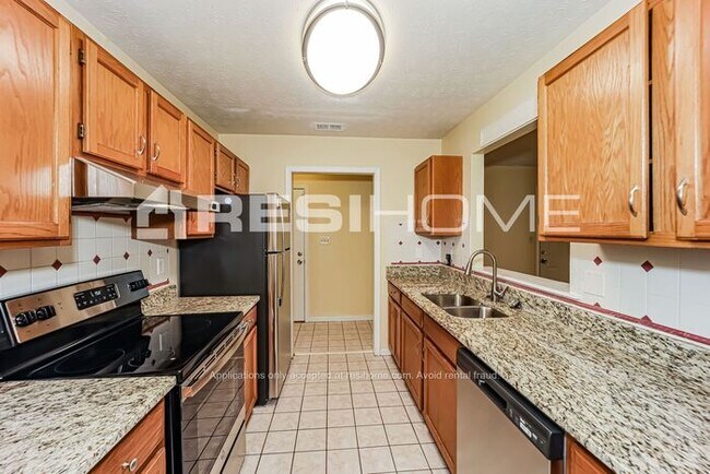 Foto del edificio - 525 Bradley Ct