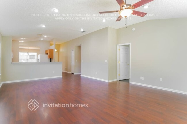 Building Photo - 316 Southlake Dr