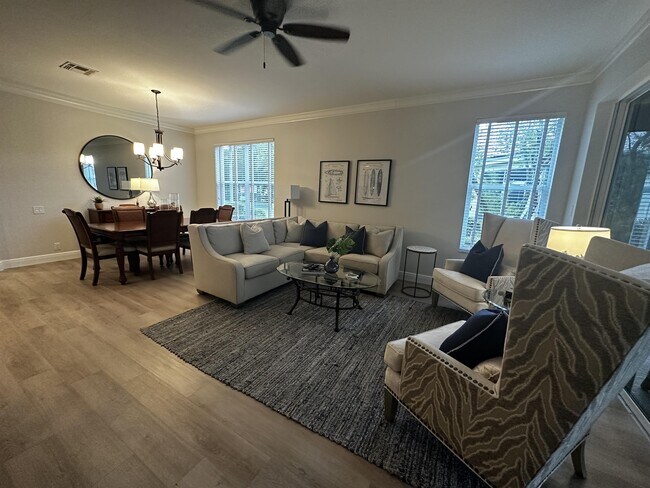 Foto del edificio - 8837 E Bay Cir