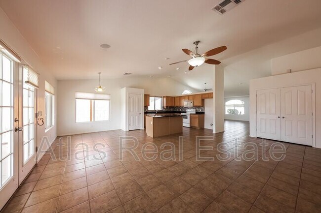 Building Photo - 5716 S 30th Ln