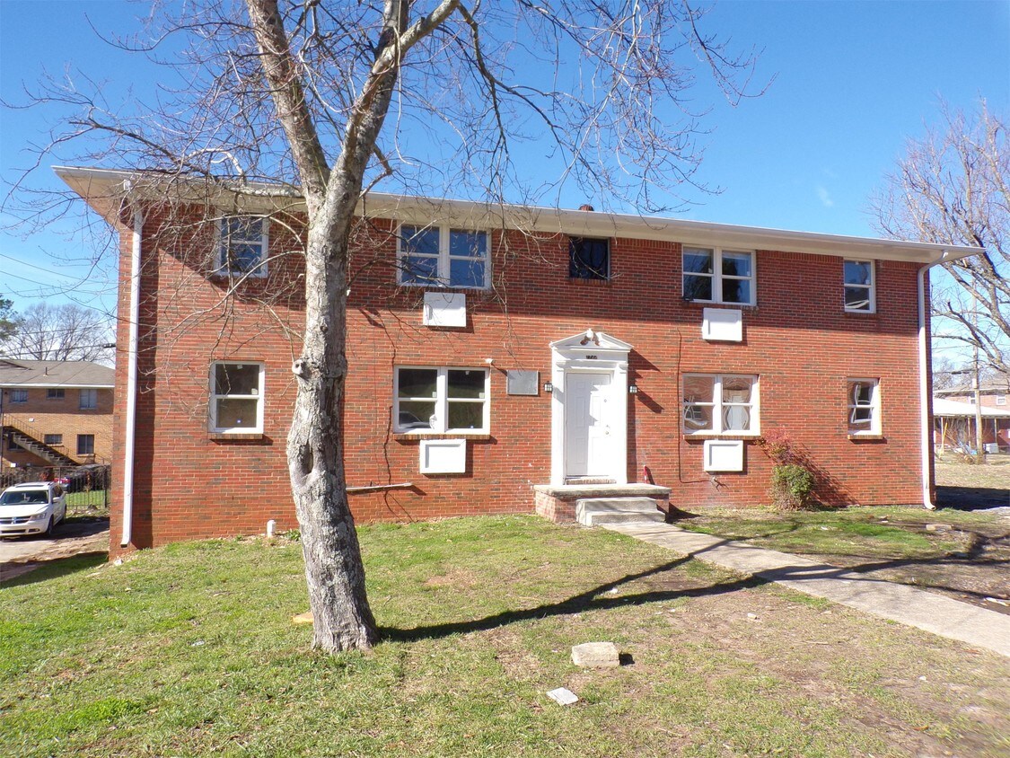Primary Photo - 7744 Madrid Ave