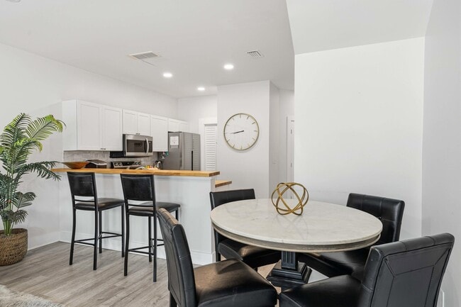 Foto del edificio - 207 Ann Cir
