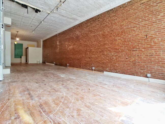 Building Photo - 127 Tompkins Ave