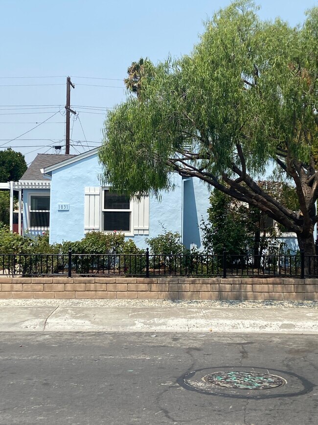 Building Photo - 1831 Catherine St