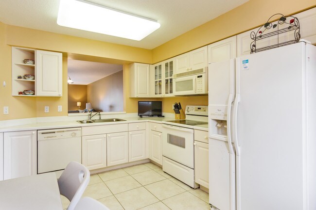 Building Photo - 12511 Imperial Isle Dr