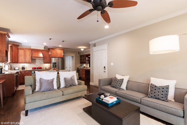 Foto del edificio - 5526 N Winthrop Ave