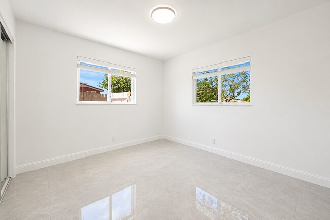 Foto del edificio - 2100 N Seacrest Blvd