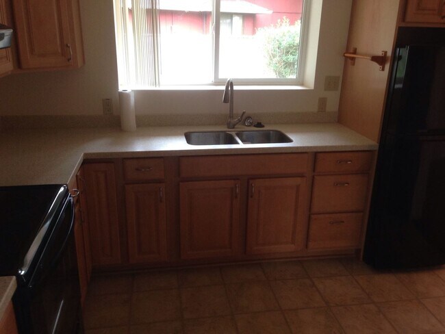 Building Photo - 4 br, 2 bath House - 951 Williams