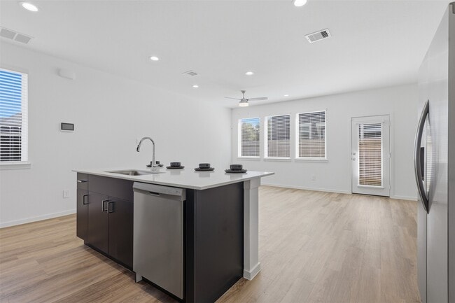 Building Photo - 7720 Inwood Grv Ln