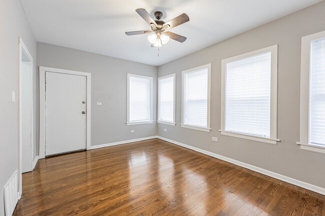 Foto del edificio - 1721 N Meade Ave