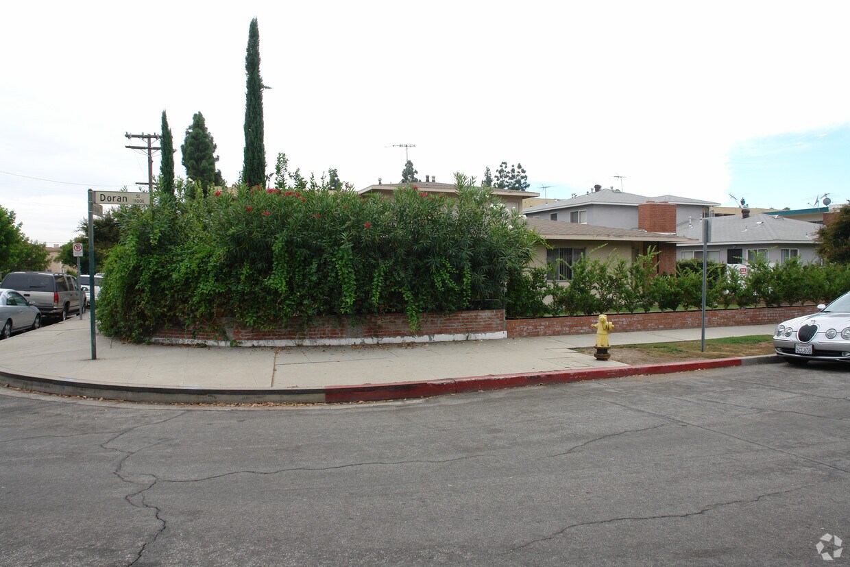 Building Photo - 1142 E Doran St
