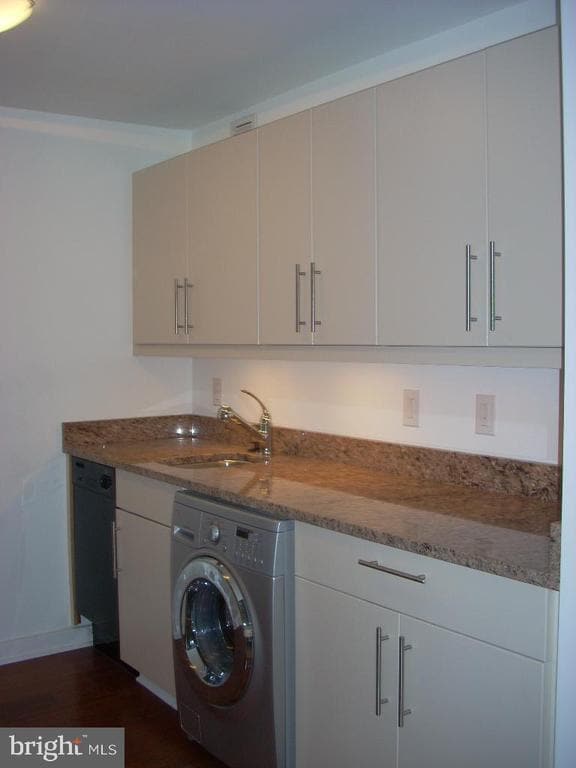 Foto del edificio - 219-29 S 18th St