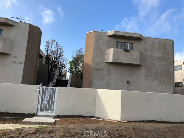 Foto principal - 12484 Montecito Rd