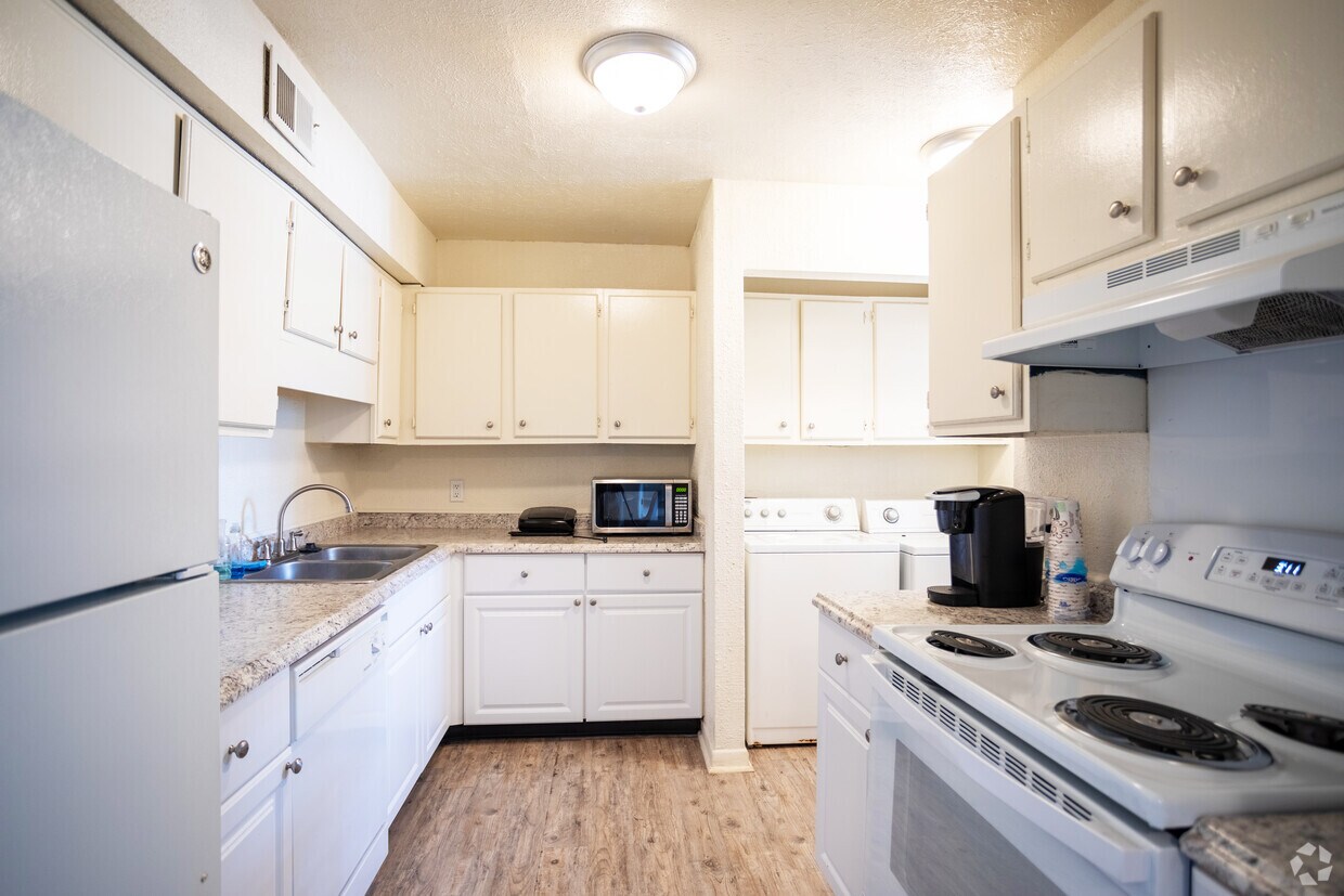 Somerset Place Apartments in Jackson, MS