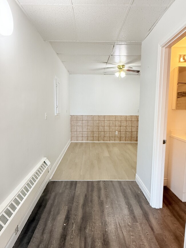 Building Photo - 581 Pierre Ave